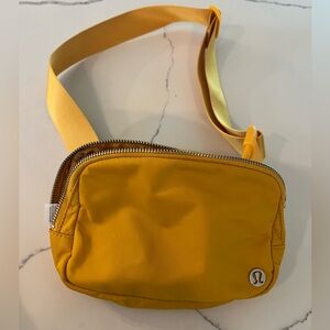 Lululemon cross body / fanny pack